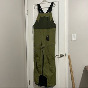 NWT Dakine Women's Scout Bib Overalls